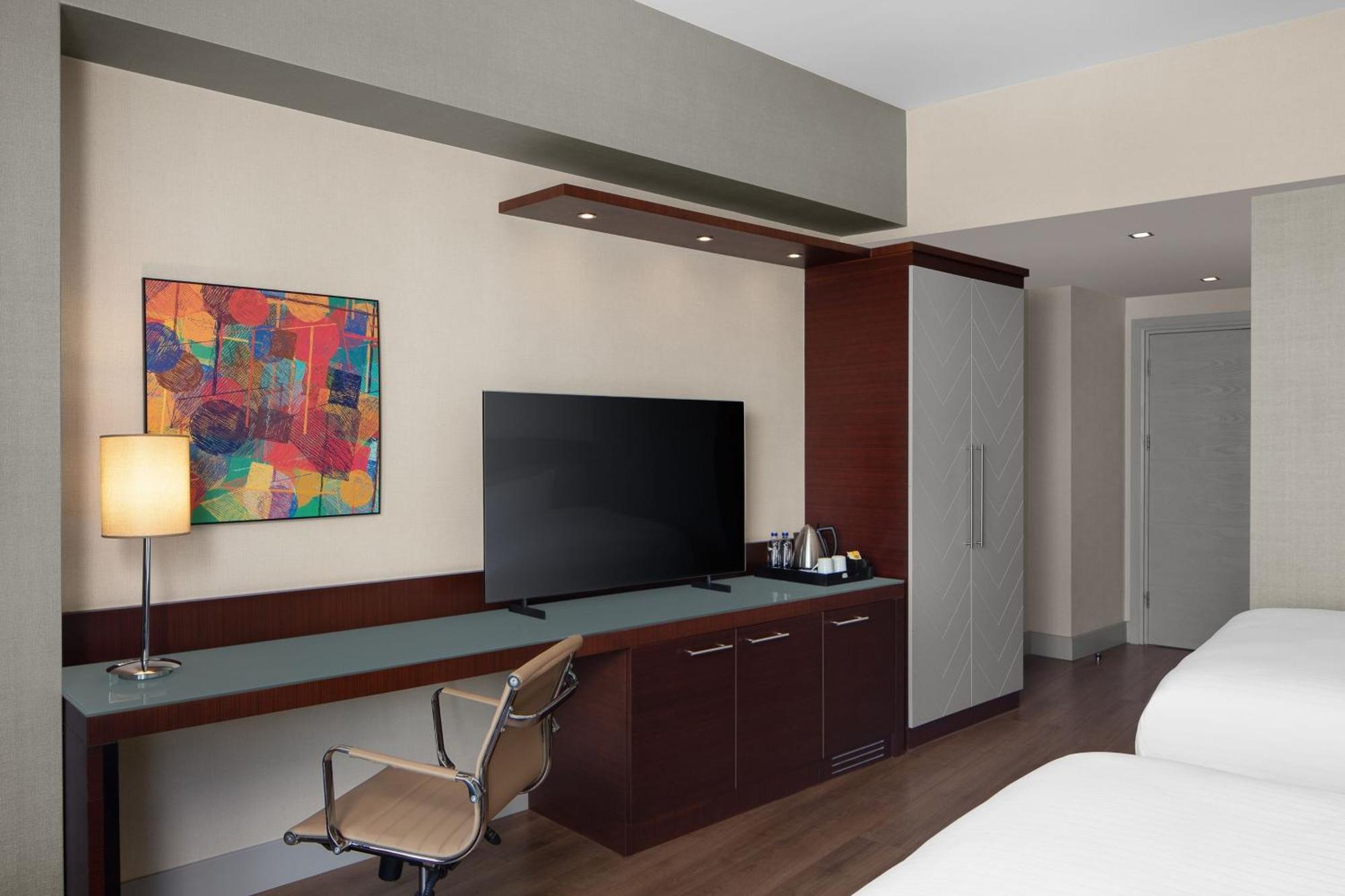 Delta Hotels By Marriott Istanbul West Istambul Exterior foto