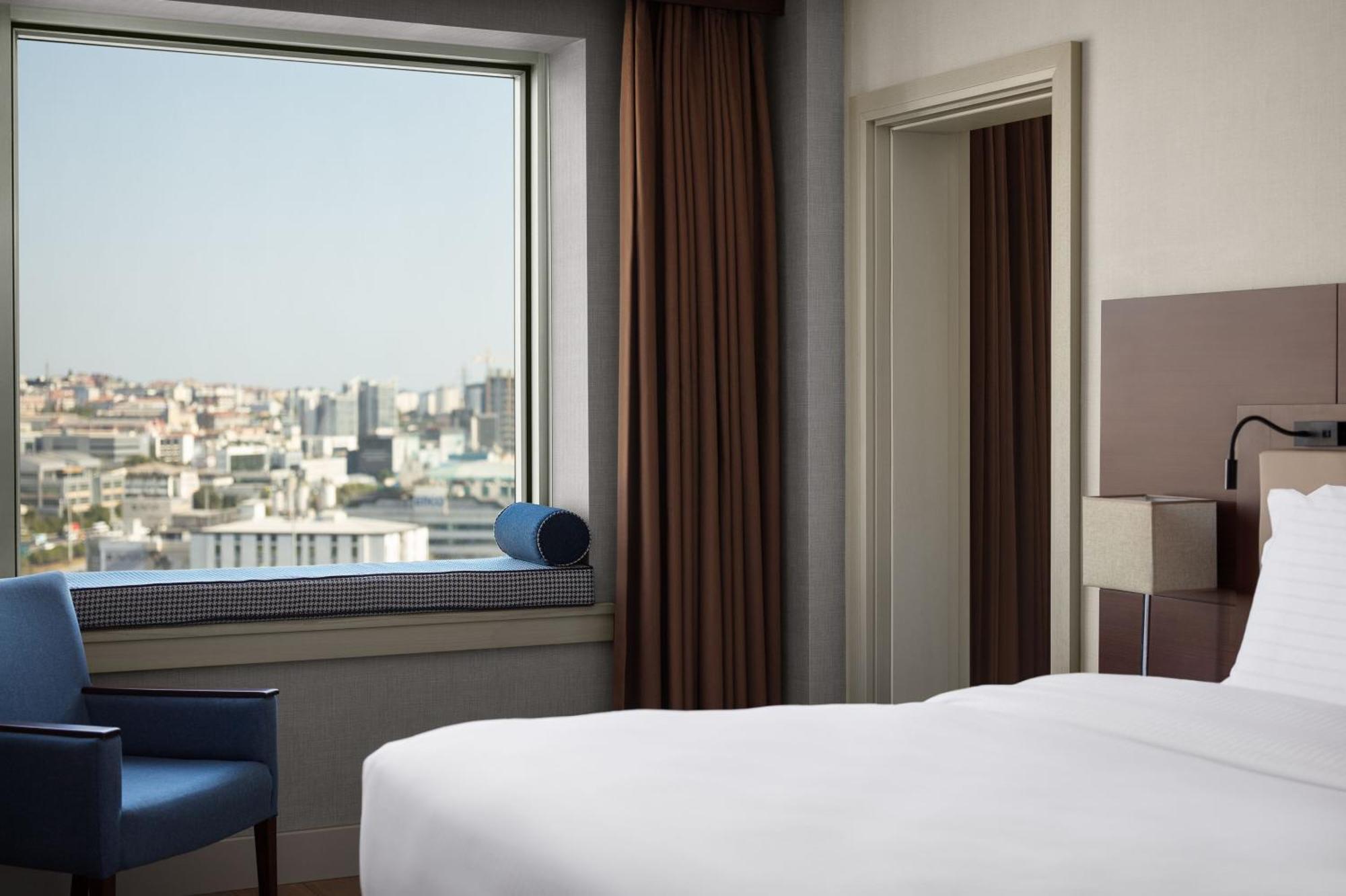 Delta Hotels By Marriott Istanbul West Istambul Exterior foto