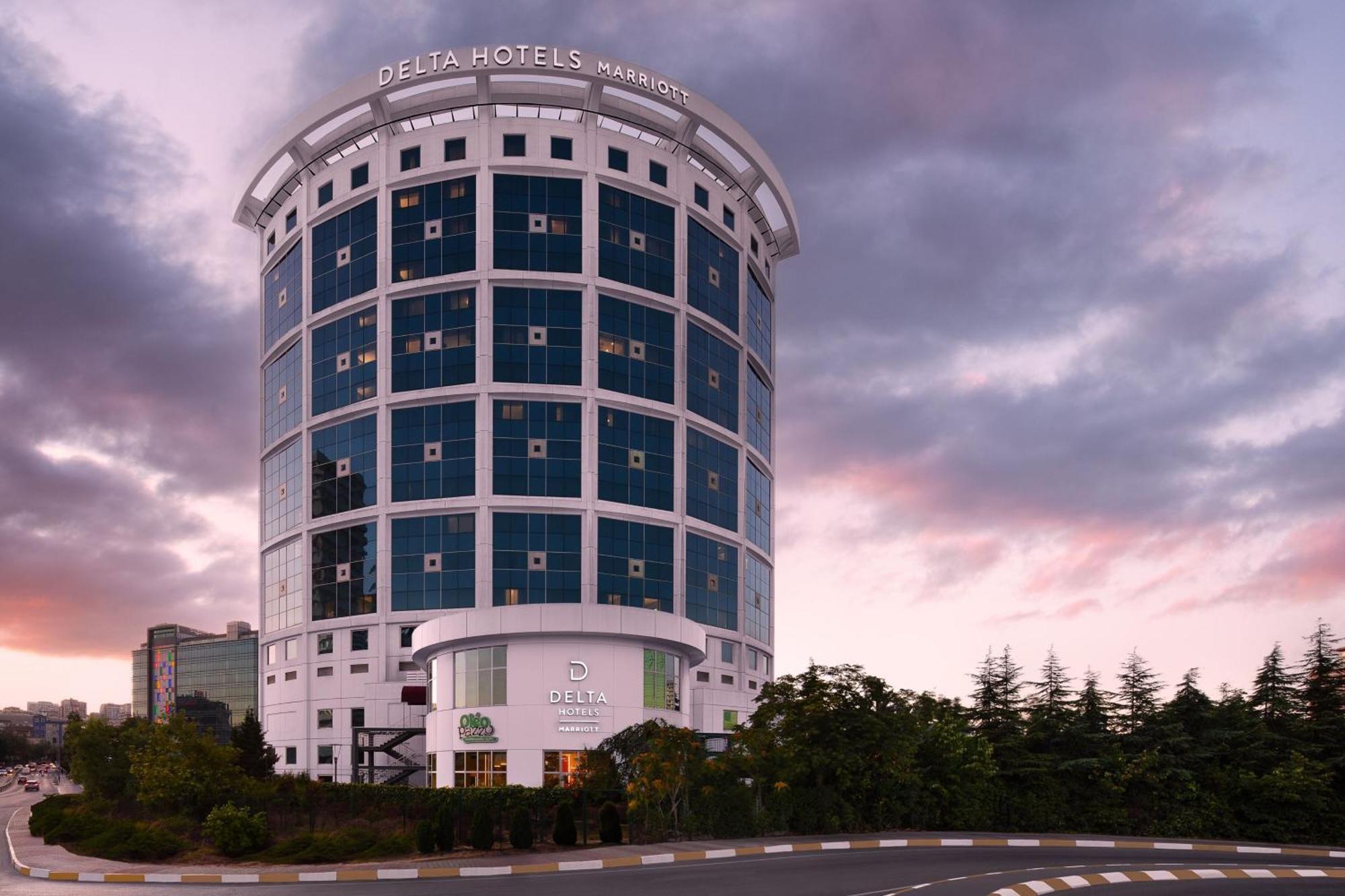 Delta Hotels By Marriott Istanbul West Istambul Exterior foto