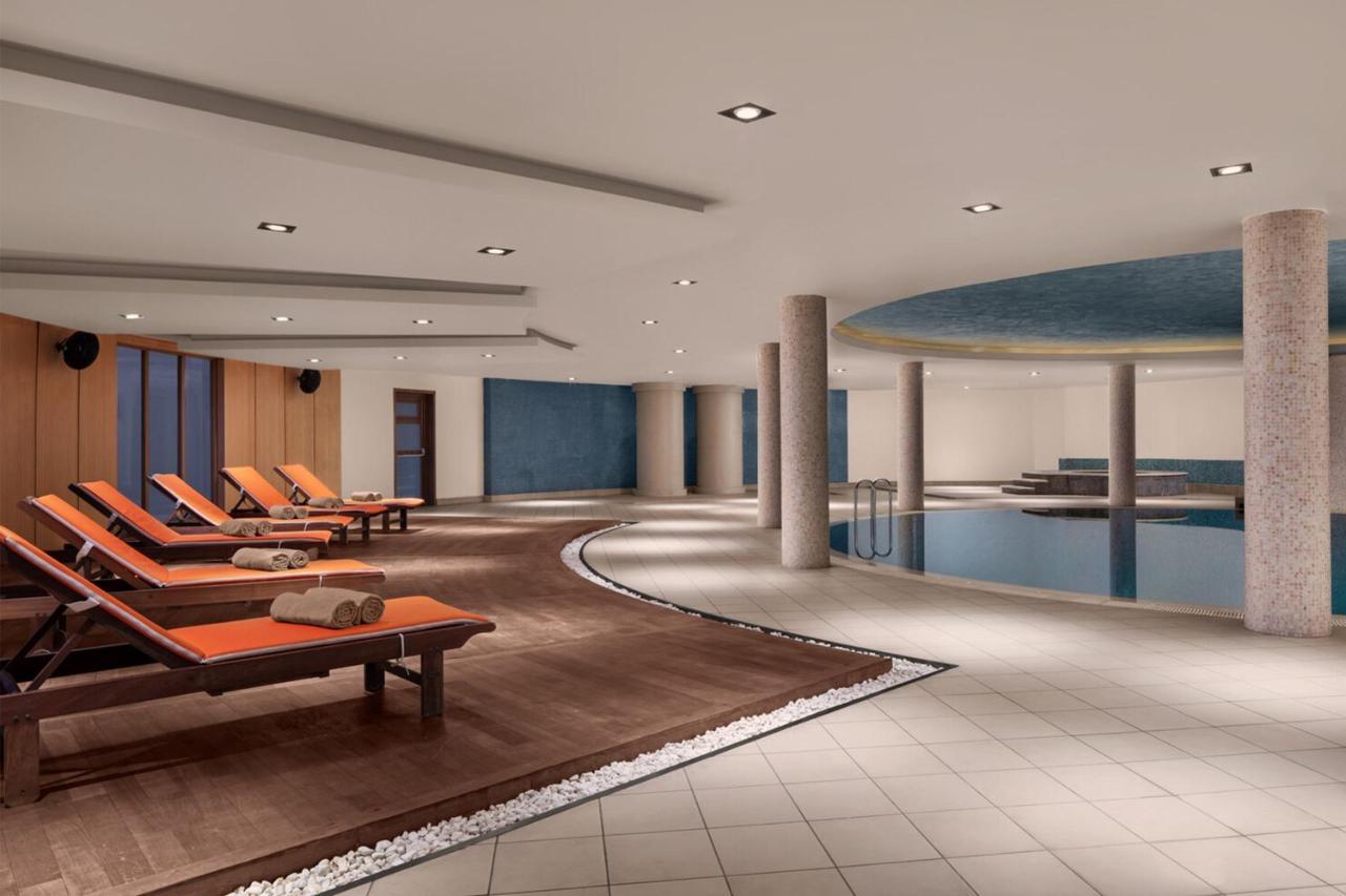 Delta Hotels By Marriott Istanbul West Istambul Exterior foto